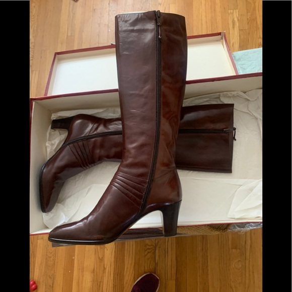 NWT Vintage Ferragamo Boots - Picture 2 of 3